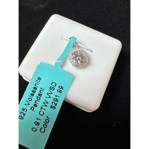 NWT 925 Moissanite Round Pendant .91 CTW VVSD $292 retail value